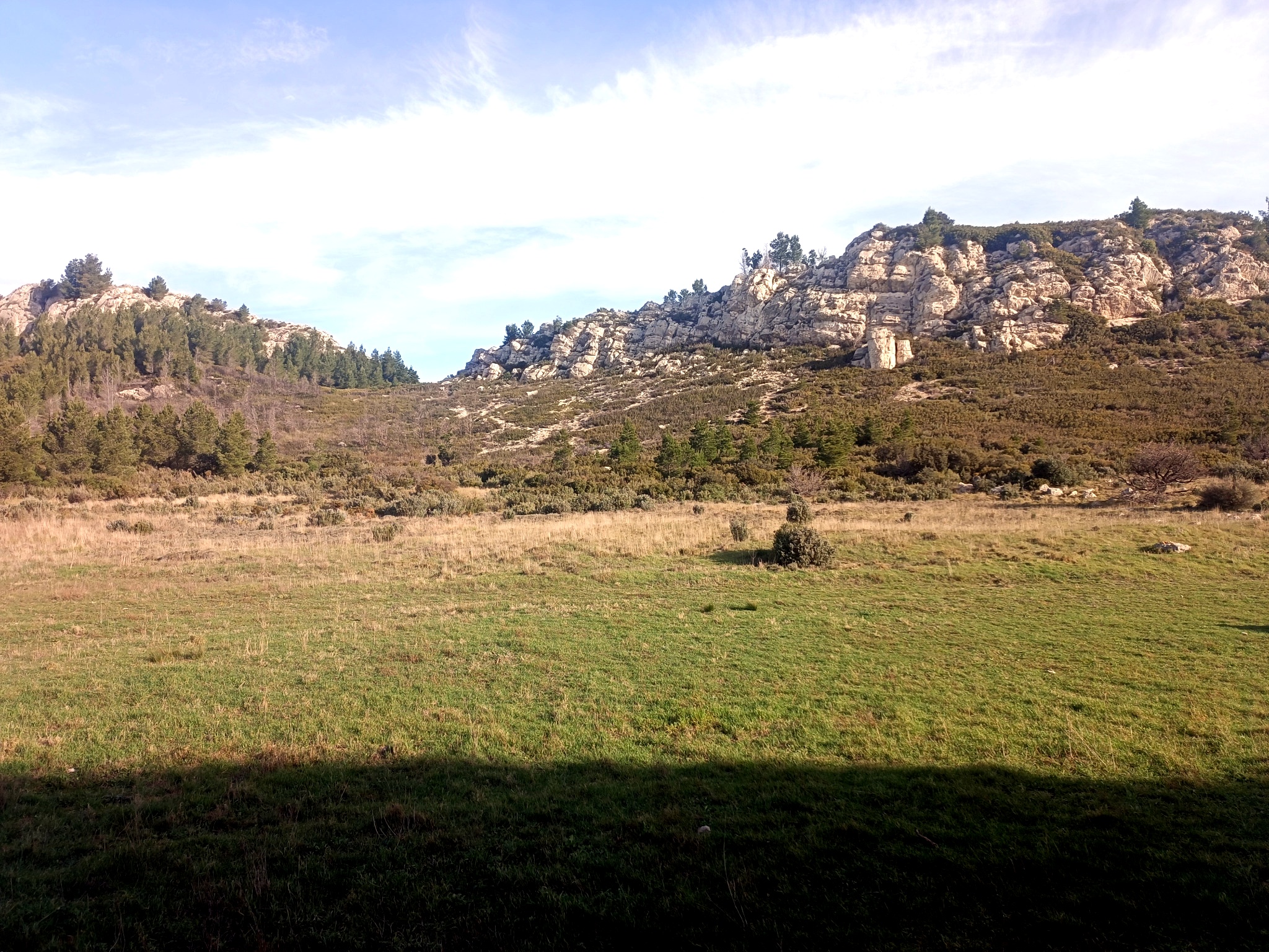 The trail into Les Caisses