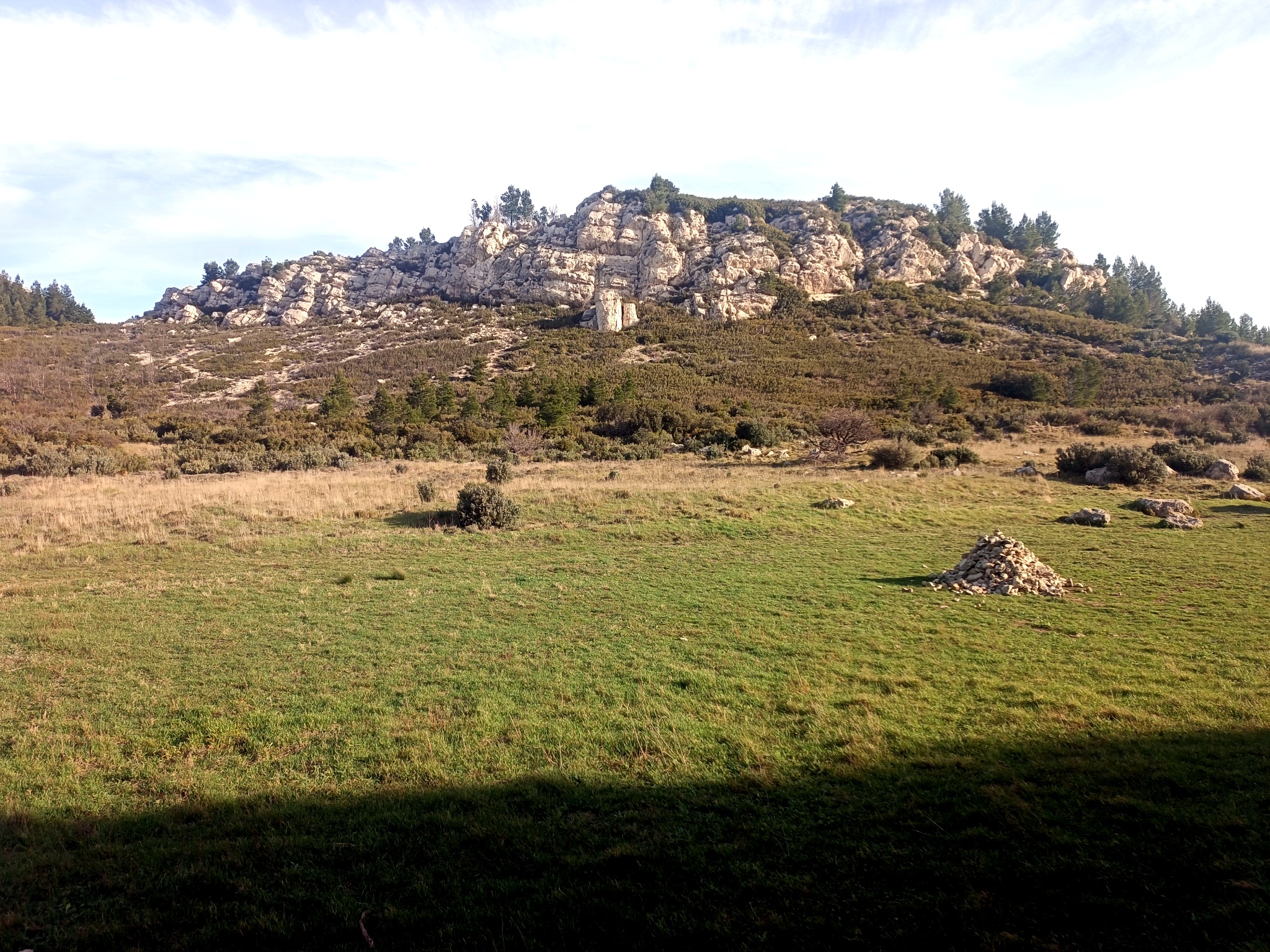 The narrowing entrance to the valley