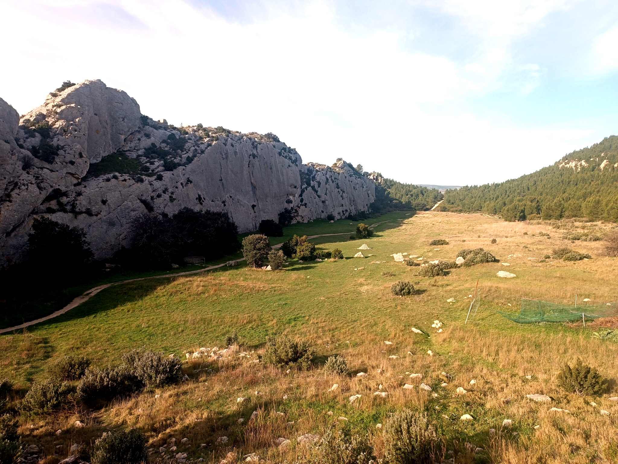 The limestone cliffs of Les Caisses